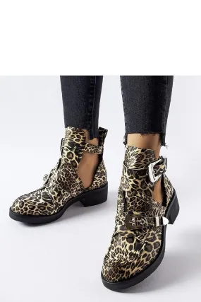 Fashionable ankle boots with cutouts